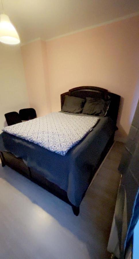 Private Double Bed Room Only With Balcony In Apartment Rotterdam Zewnętrze zdjęcie